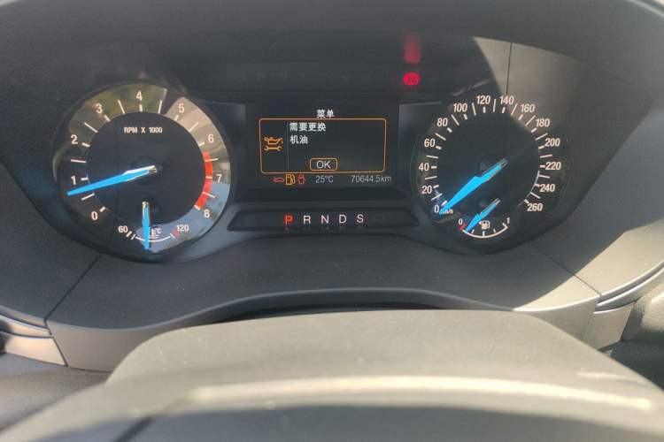 Used Ford Mondeo 2018 EcoBoost 180 Smart Control Fashion Model China V Standard Odometer Close Up
