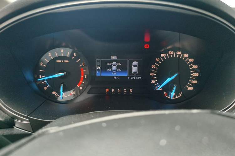Used Ford Mondeo 2018 EcoBoost 180 Smart Control Fashion Model China VI Standard Odometer Close Up