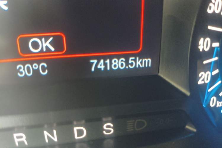 Used Ford Mondeo 2018 EcoBoost 200 Smart Control Fashion Model China V Standard Odometer Close Up