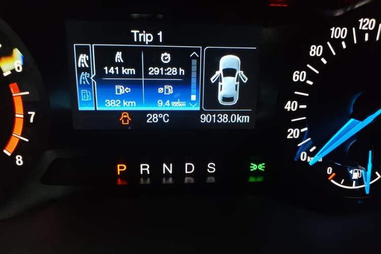 Used Ford Mondeo 2018 EcoBoost 180 Smart Control Fashion Model China VI Standard Odometer Close Up