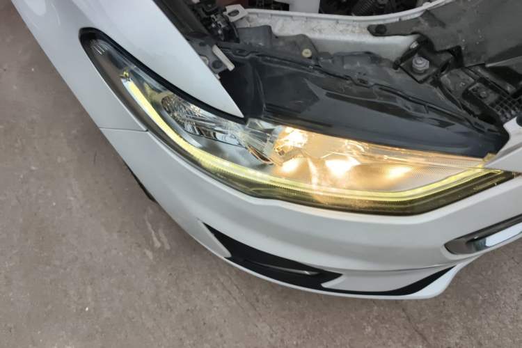 Used Ford Mondeo 2018 EcoBoost 180 Smart Control Fashion Model China VI Standard Right Front Headlight
