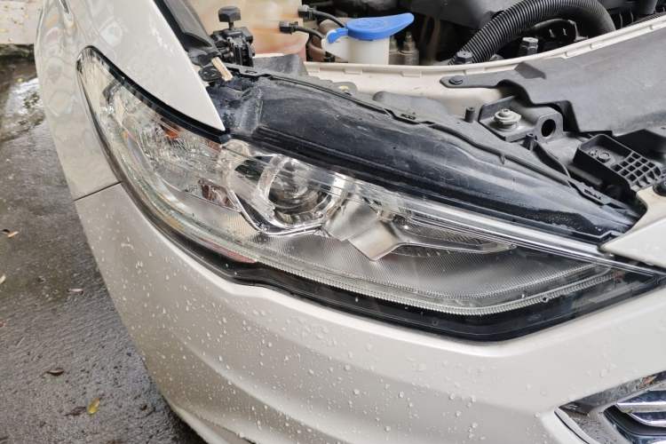 Used Ford Mondeo 2018 EcoBoost 180 Fashion Edition Right Front Headlight
