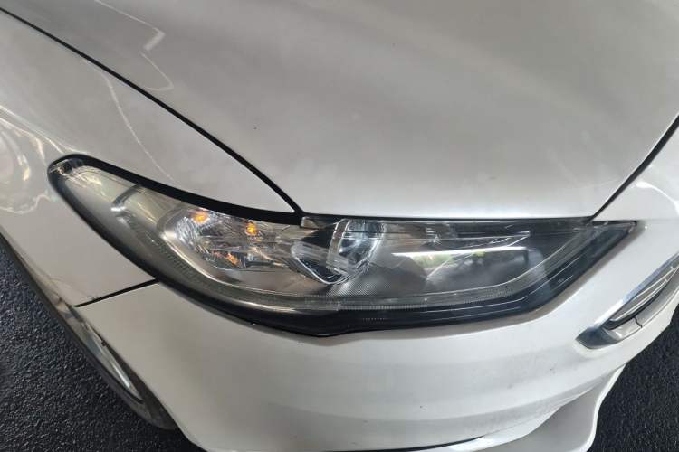 Used Ford Mondeo 2018 EcoBoost 180 Fashion Edition Right Front Headlight