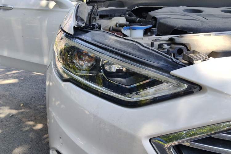 Used Ford Mondeo 2018 EcoBoost 200 Luxury Model Right Front Headlight
