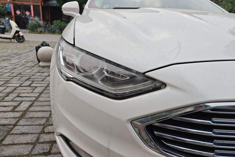 Used Ford Mondeo 2018 EcoBoost 200 Stylish Model Right Front Headlight