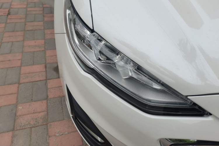Used Ford Mondeo 2018 EcoBoost 180 Smart Control Fashion Model China V Standard Right Front Headlight