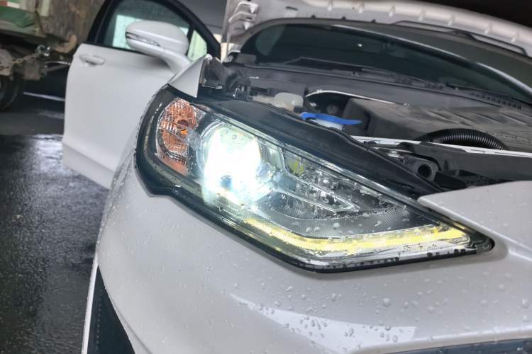 Used Ford Mondeo 2018 EcoBoost 180 Smart Control Fashion Model China V Standard Right Front Headlight