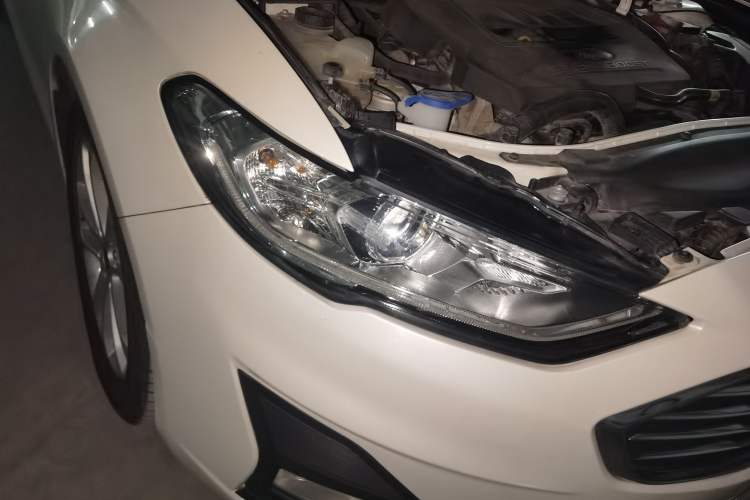 Used Ford Mondeo 2018 EcoBoost 180 Smart Control Fashion Model China V Standard Right Front Headlight
