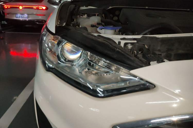 Used Ford Mondeo 2018 EcoBoost 180 Smart Control Fashion Model China VI Standard Right Front Headlight