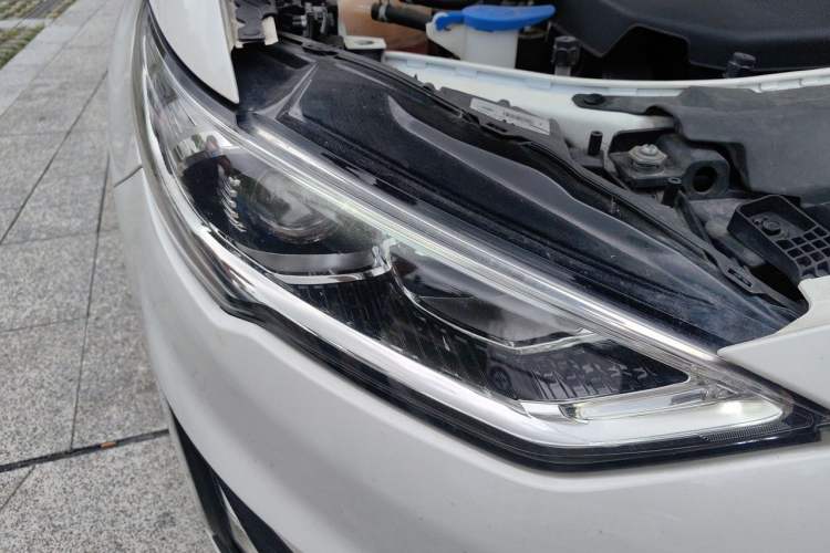 Used Ford Mondeo 2018 EcoBoost 200 Smart Control Luxury Model China VI Standard Right Front Headlight