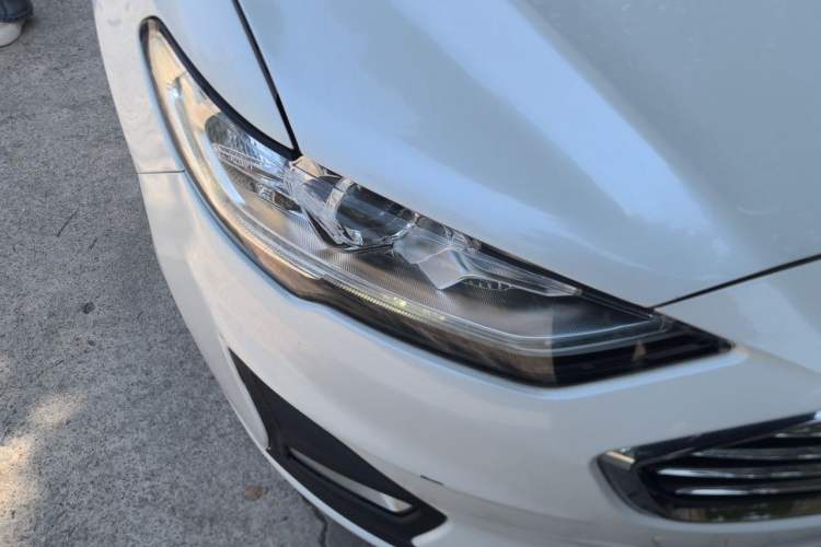 Used Ford Mondeo 2018 EcoBoost 180 Smart Control Fashion Model China VI Standard Right Front Headlight