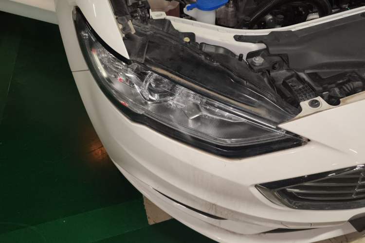 Used Ford Mondeo 2018 EcoBoost 180 Smart Control Fashion Model China V Standard Right Front Headlight