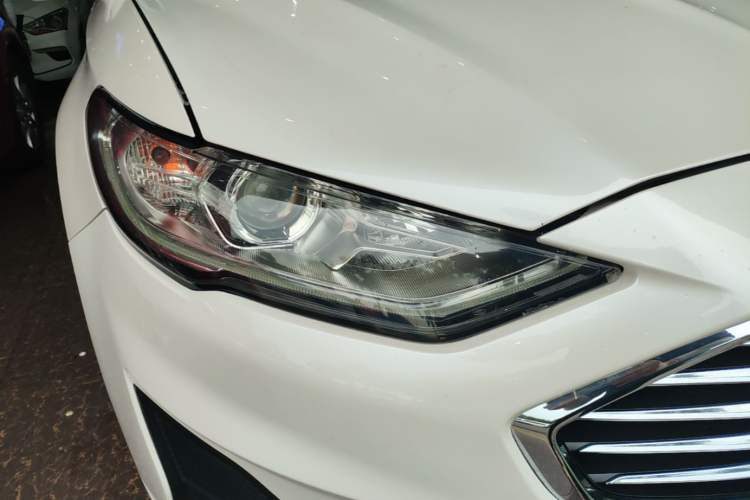 Used Ford Mondeo 2018 EcoBoost 180 Smart Control Fashion Model China VI Standard Right Front Headlight