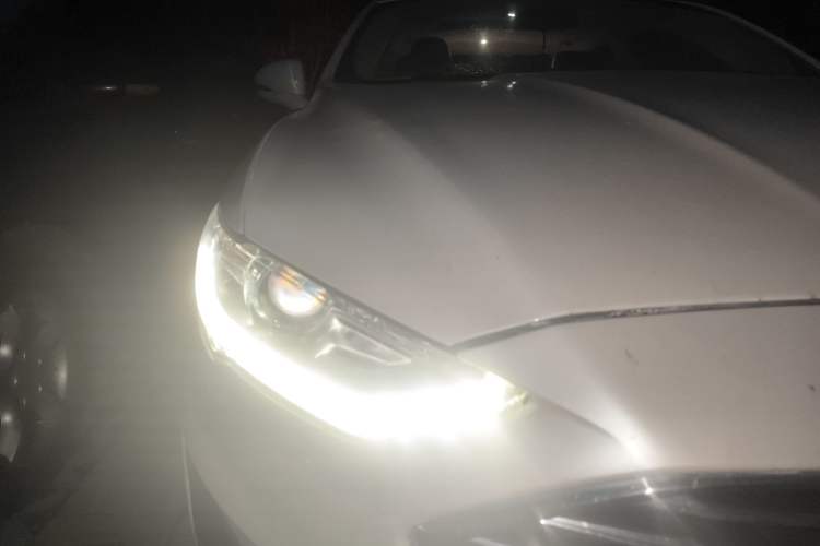 Used Ford Mondeo 2018 EcoBoost 180 Smart Control Fashion Model China V Standard Right Front Headlight