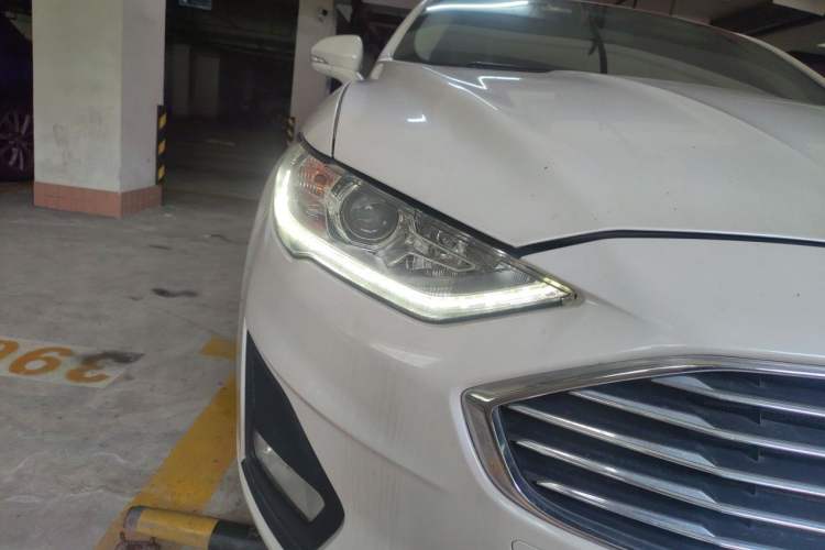 Used Ford Mondeo 2018 EcoBoost 200 Smart Control Fashion Model China V Standard Right Front Headlight