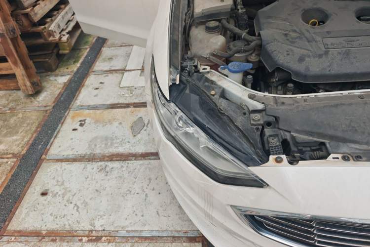 Used Ford Mondeo 2018 EcoBoost 200 Stylish Model Right Front Headlight