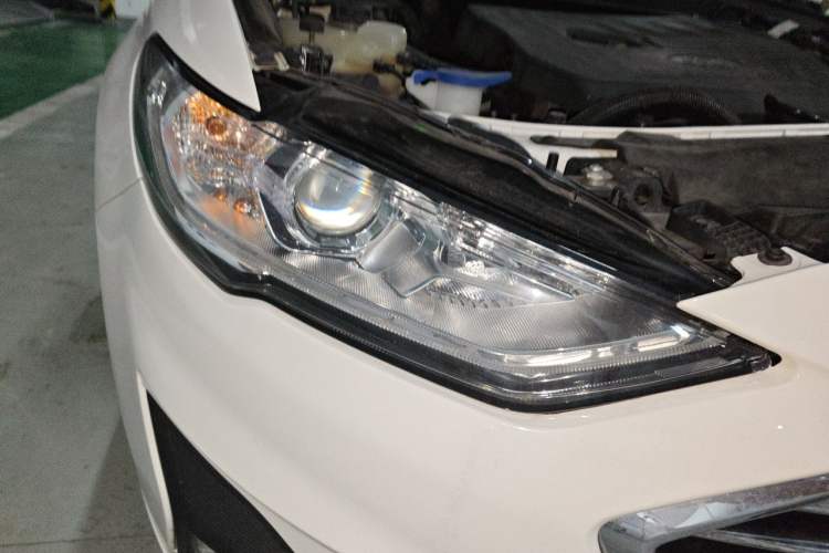 Used Ford Mondeo 2018 EcoBoost 180 Smart Control Fashion Model China VI Standard Right Front Headlight
