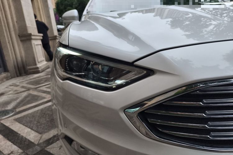 Used Ford Mondeo 2018 EcoBoost 200 Luxury Model Right Front Headlight
