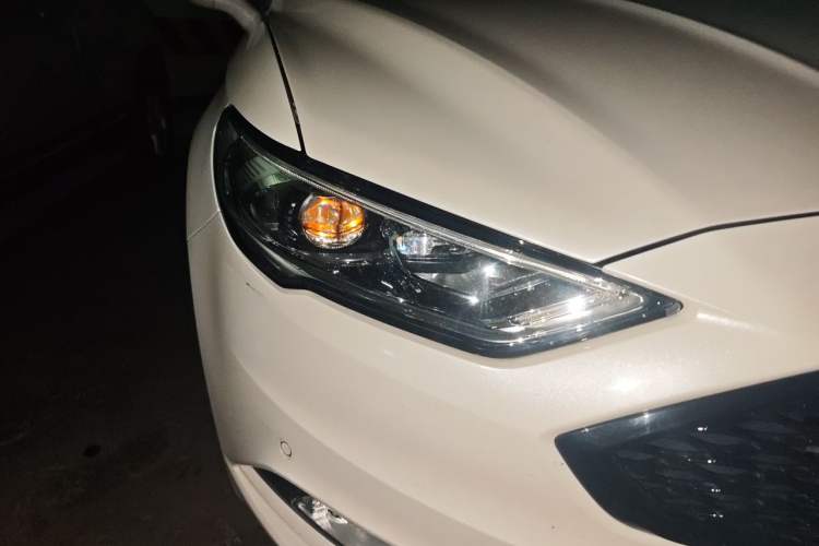 Used Ford Mondeo 2018 EcoBoost 200 Luxury Model Right Front Headlight