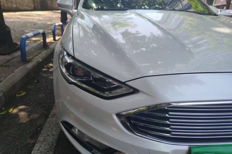 Used Ford Mondeo 2018 EcoBoost 200 Luxury Model Right Front Headlight