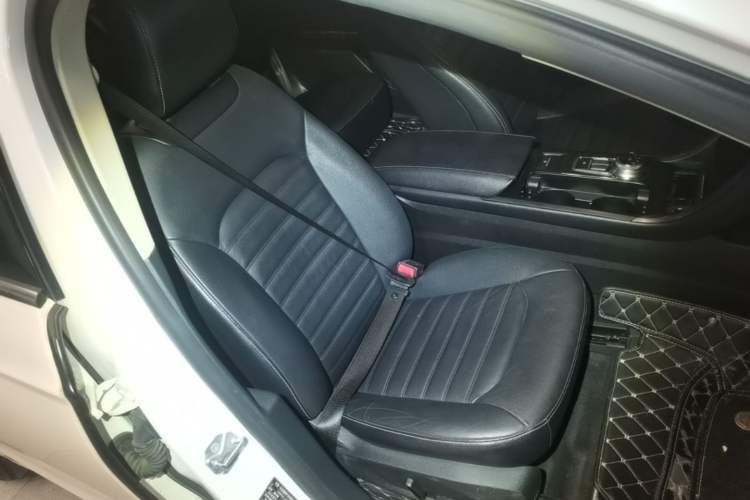 Used Ford Mondeo 2018 EcoBoost 180 Fashion Edition Right Front Seat