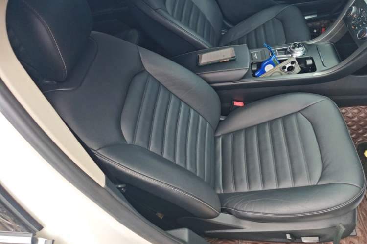 Used Ford Mondeo 2018 EcoBoost 180 Fashion Edition Right Front Seat