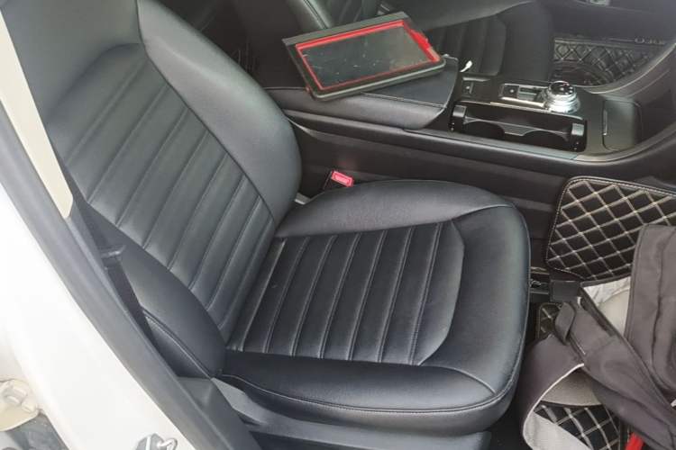 Used Ford Mondeo 2018 EcoBoost 180 Fashion Edition Right Front Seat