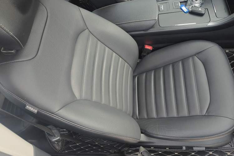Used Ford Mondeo 2018 EcoBoost 180 Fashion Edition Right Front Seat