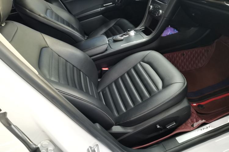 Used Ford Mondeo 2018 EcoBoost 180 Smart Control Fashion Model China VI Standard Right Front Seat