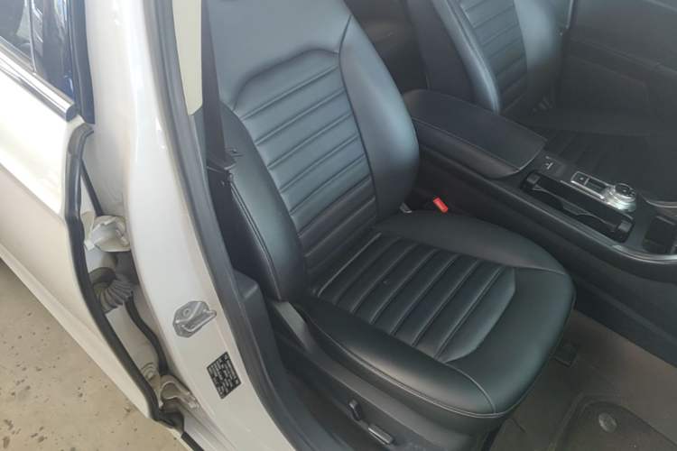 Used Ford Mondeo 2018 EcoBoost 180 Smart Control Fashion Model China VI Standard Right Front Seat