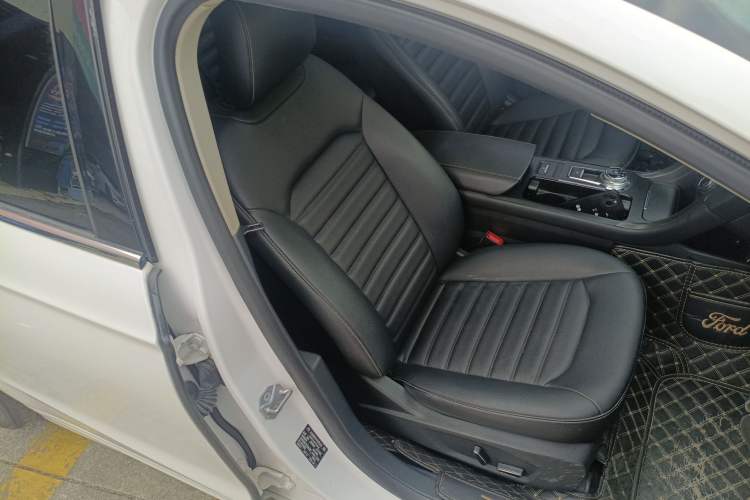 Used Ford Mondeo 2018 EcoBoost 180 Smart Control Fashion Model China VI Standard Right Front Seat