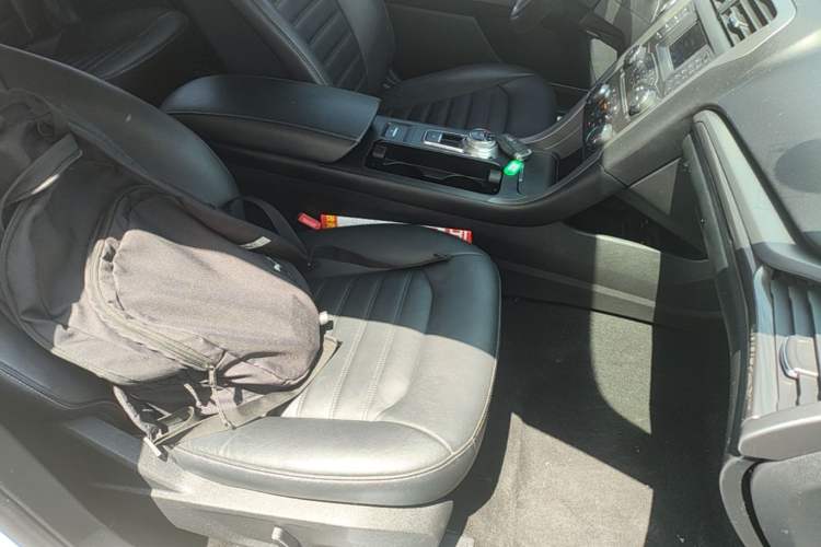 Used Ford Mondeo 2018 EcoBoost 180 Fashion Edition Right Front Seat