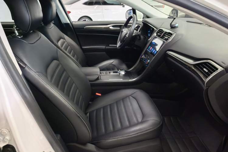Used Ford Mondeo 2018 EcoBoost 180 Fashion Edition Right Front Seat
