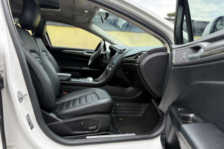 Used Ford Mondeo 2018 EcoBoost 200 Smart Control Fashion Model China VI Standard Right Front Seat