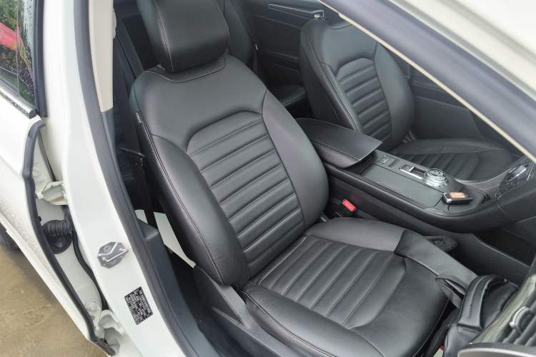 Used Ford Mondeo 2018 EcoBoost 180 Fashion Edition Right Front Seat