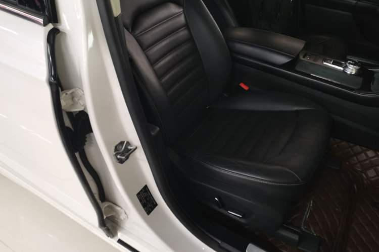 Used Ford Mondeo 2018 EcoBoost 200 Stylish Model Right Front Seat