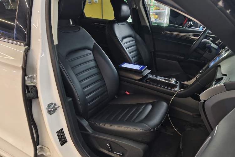 Used Ford Mondeo 2018 EcoBoost 180 Smart Control Fashion Model China V Standard Right Front Seat