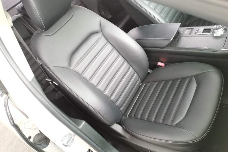 Used Ford Mondeo 2018 EcoBoost 180 Fashion Edition Right Front Seat
