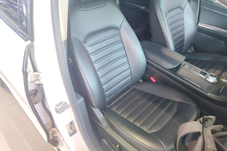 Used Ford Mondeo 2018 EcoBoost 200 Smart Control Fashion Model China VI Standard Right Front Seat