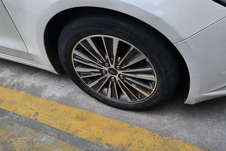 Used Ford Mondeo 2018 EcoBoost 200 Luxury Model Right Front Wheel Hub