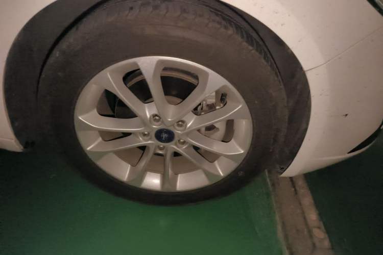 Used Ford Mondeo 2018 EcoBoost 180 Smart Control Fashion Model China V Standard Right Front Wheel Hub