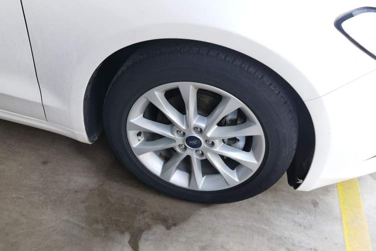 Used Ford Mondeo 2018 EcoBoost 200 Stylish Model Right Front Wheel Hub