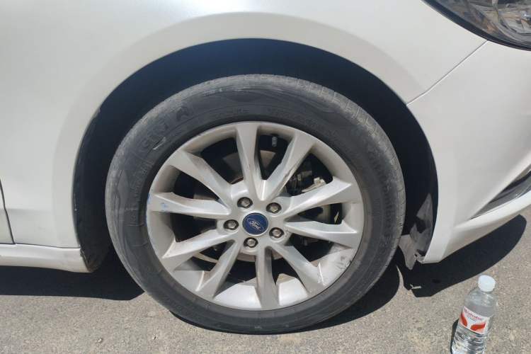 Used Ford Mondeo 2018 EcoBoost 200 Smart Control Fashion Model China V Standard Right Front Wheel Hub