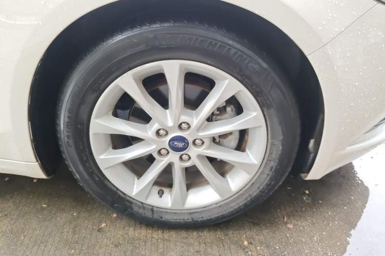 Used Ford Mondeo 2018 EcoBoost 180 Fashion Edition Right Front Wheel Hub