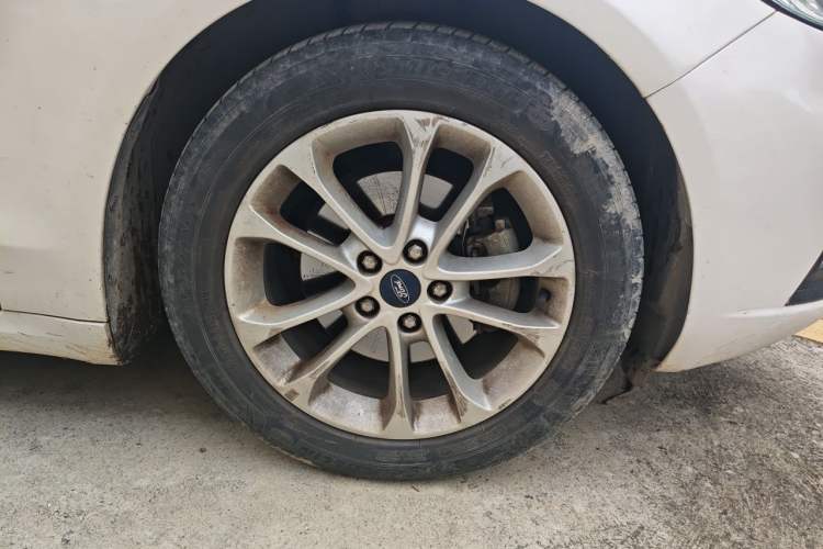 Used Ford Mondeo 2018 EcoBoost 200 Smart Control Fashion Model China V Standard Right Front Wheel Hub