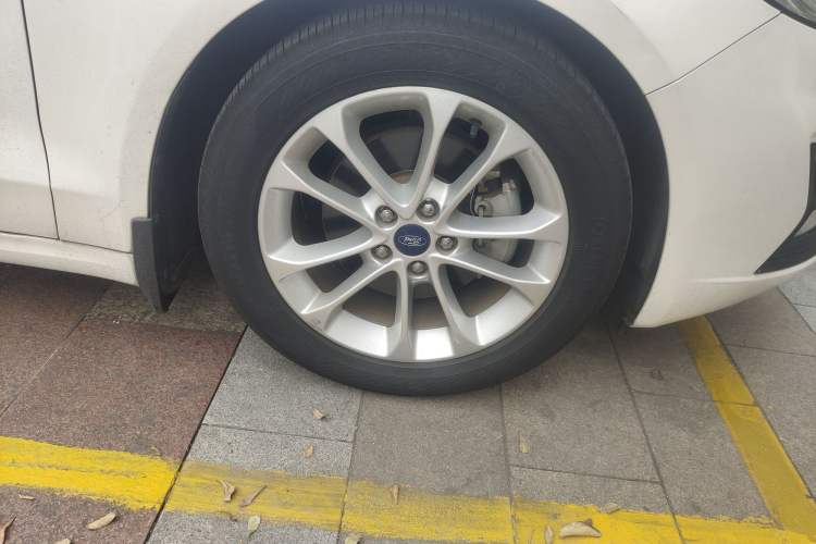 Used Ford Mondeo 2018 EcoBoost 180 Smart Control Fashion Model China V Standard Right Front Wheel Hub