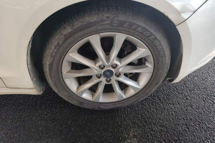 Used Ford Mondeo 2018 EcoBoost 180 Fashion Edition Right Front Wheel Hub