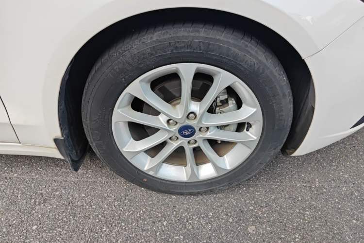 Used Ford Mondeo 2018 EcoBoost 180 Smart Control Fashion Model China V Standard Right Front Wheel Hub