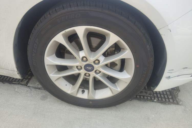 Used Ford Mondeo 2018 EcoBoost 180 Smart Control Fashion Model China VI Standard Right Front Wheel Hub