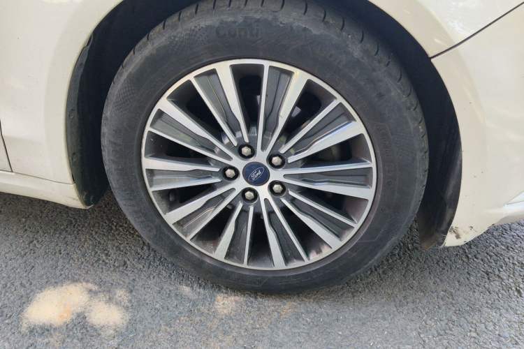 Used Ford Mondeo 2018 EcoBoost 200 Luxury Model Right Front Wheel Hub